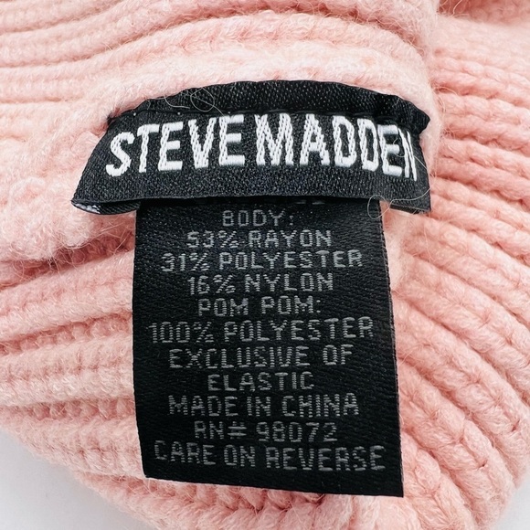 STEVE MADDEN BLUSH COLORED RIBBED WINTER HAT WITH LARGE TAN FAUX POM POM EUC - Picture 8 of 8